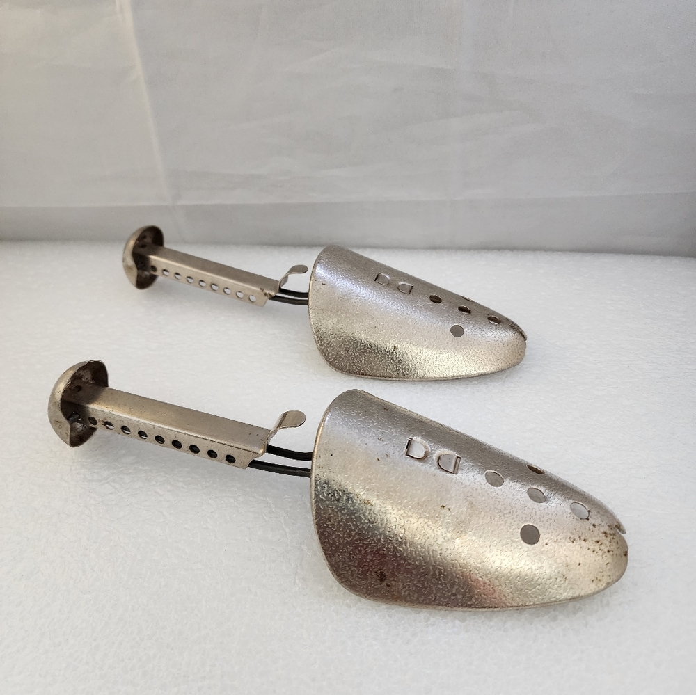Vtg EKCO Hammered Metal Shoe Tree Shaper Stretcher Adjustable Pair